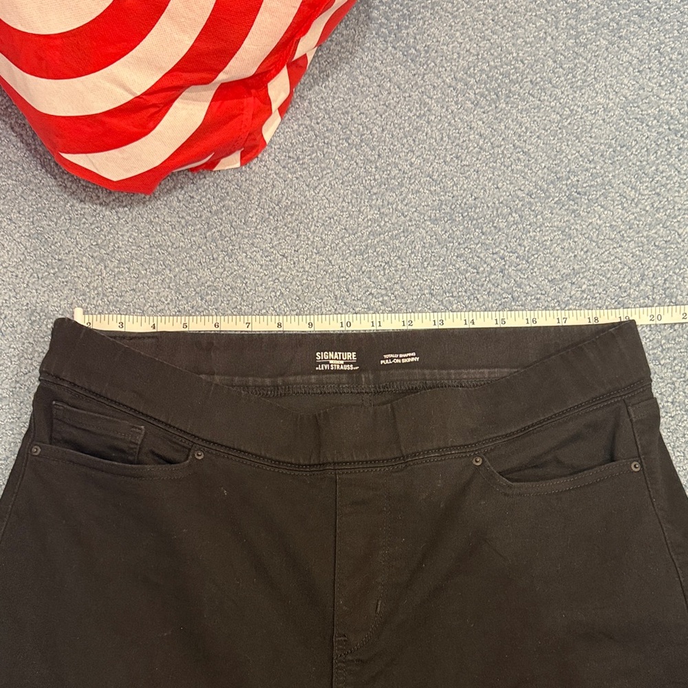 Signature Gold Levi Strauss pull on skinny Jean - Picture 7 of 10